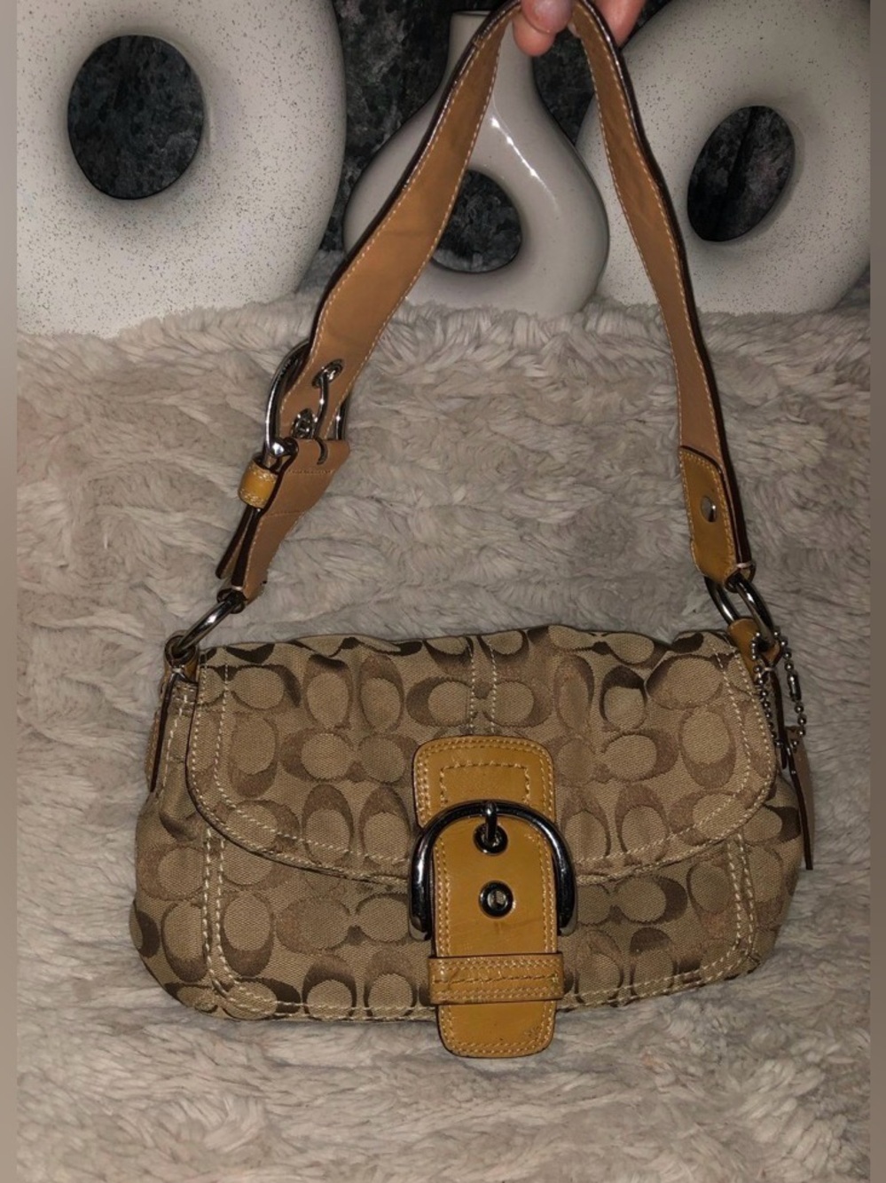 Coach y2k soho shoulder bag w/ leather buckle